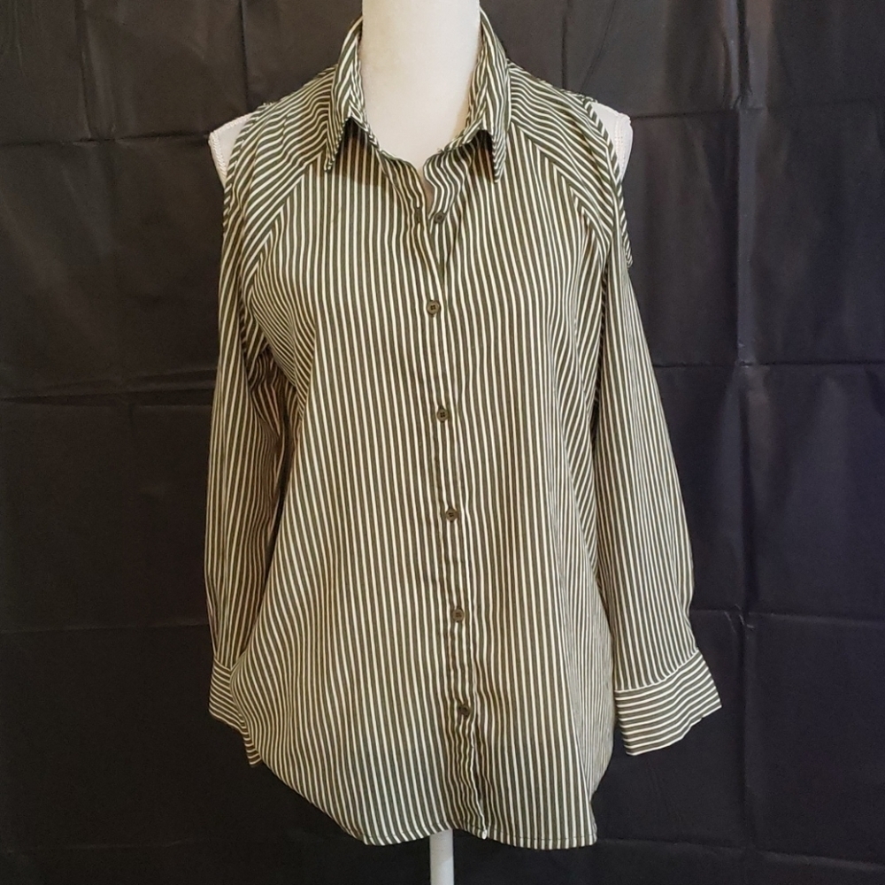 AVAILABLE by Angela Fashion Cold Shoulder Lrg EUC - Picture 3 of 10